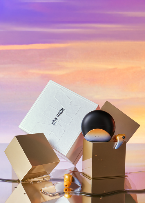 In ear headphones - Rött Krön