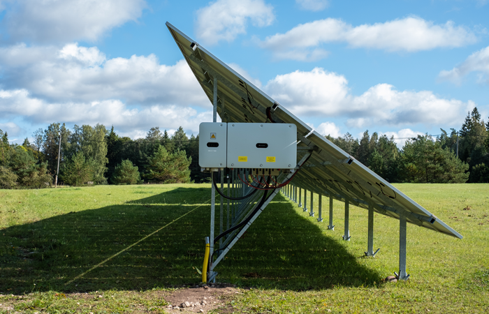 Inverter to solar panel