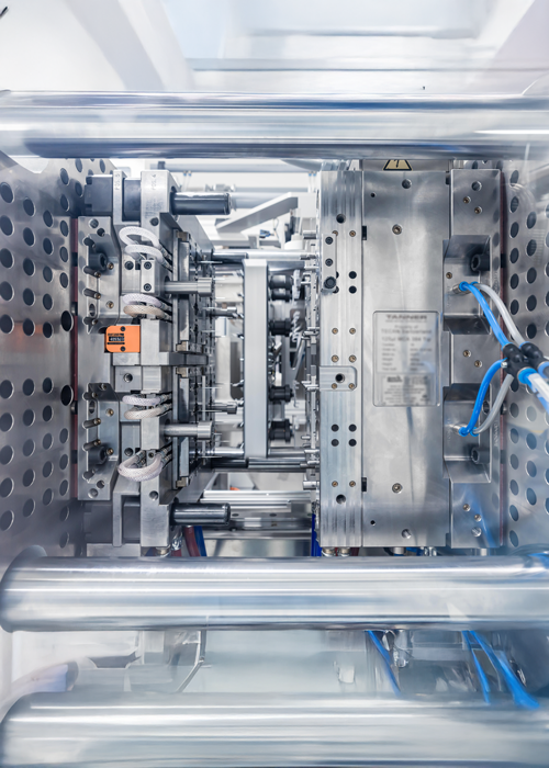 Injection molding tool