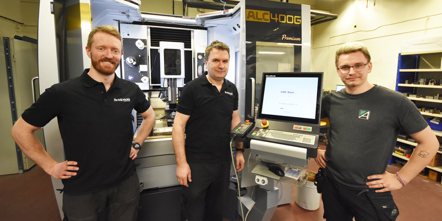 Employees in Be-Må Molds production