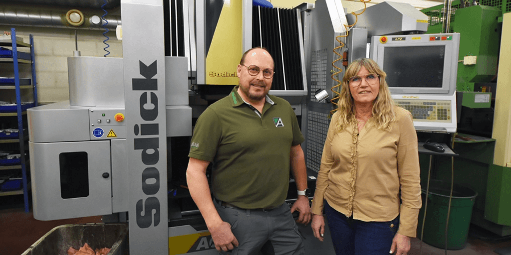 Employees in Be-Må Molds production